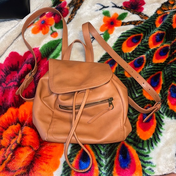 Universal thread backpack - Picture 1 of 5